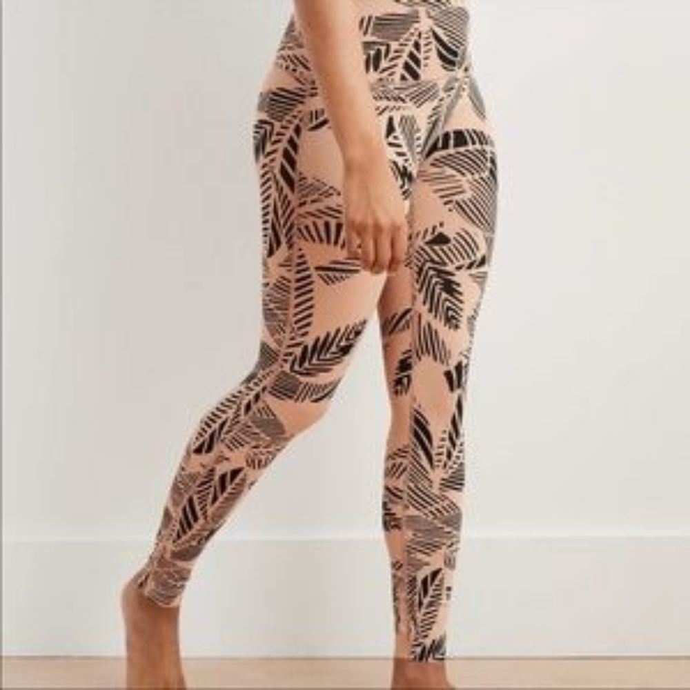 aerie Palm leggings chill play move beige black